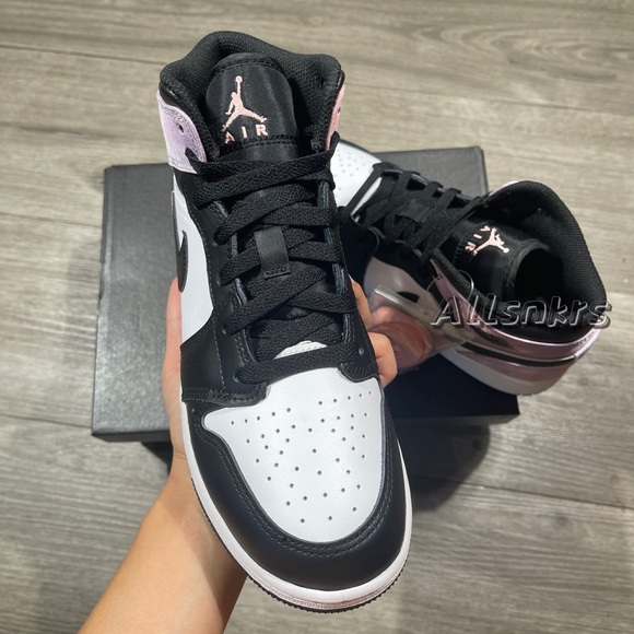 Air Jordan 1 Mid GS Pink Clouds ☁️ - Picture 3 of 11